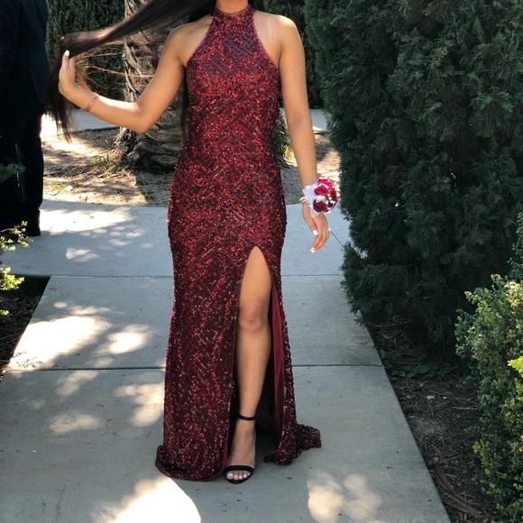 Prom dress - Picture 1 of 3